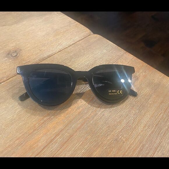 ROVE black cat eye sunglass UV 400 Protect… - Picture 3 of 10